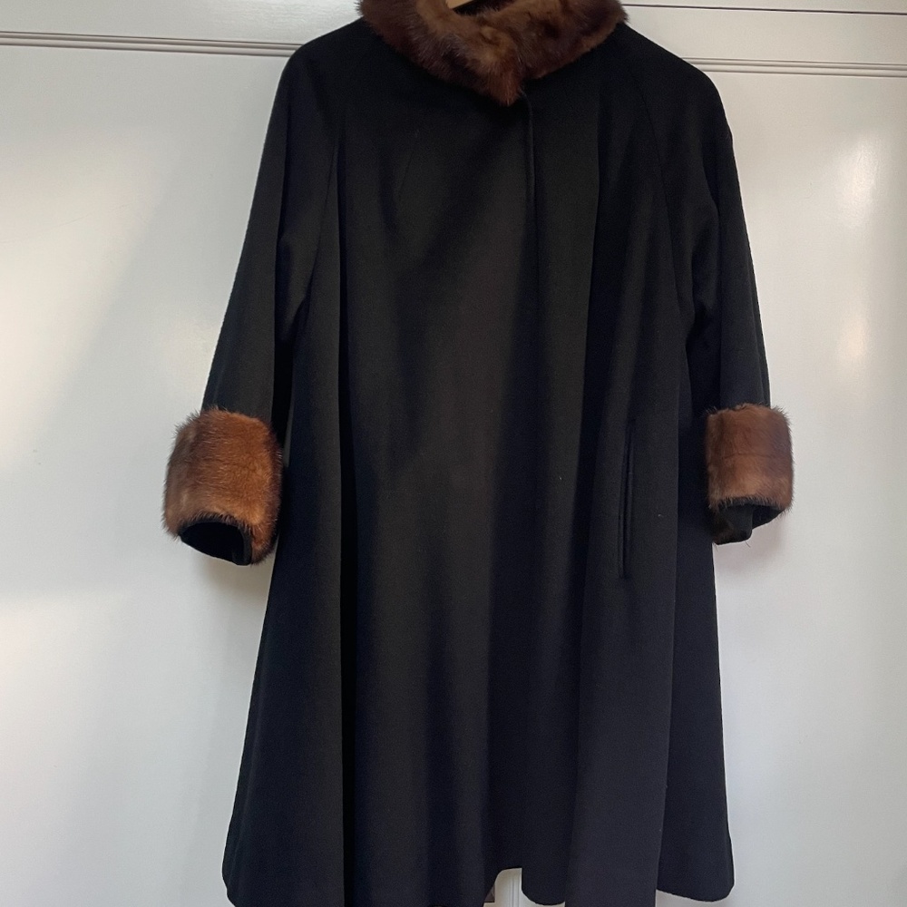 VINTAGE ❉ Swing Coat W/ Fur Collar & Cuffs